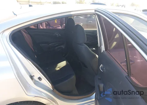 2015 Nissan Versa 1.6 Sv z USA, uszkodzony, nr VIN 3N1CN7AP5FL952302